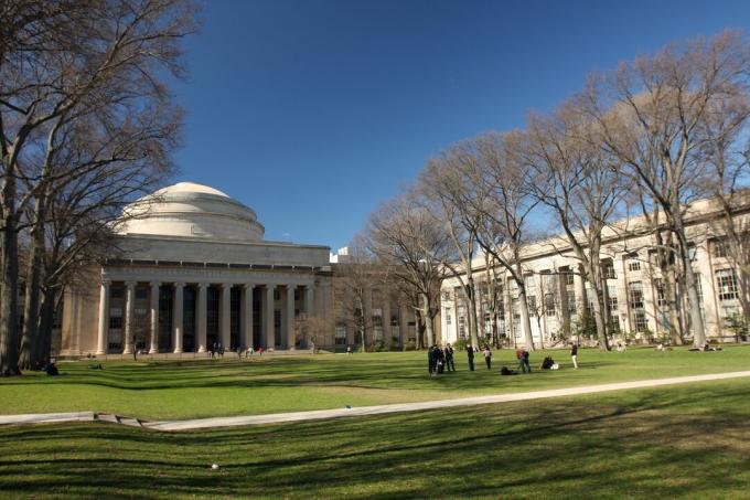 Killian Court e la Grande Cupola del MIT