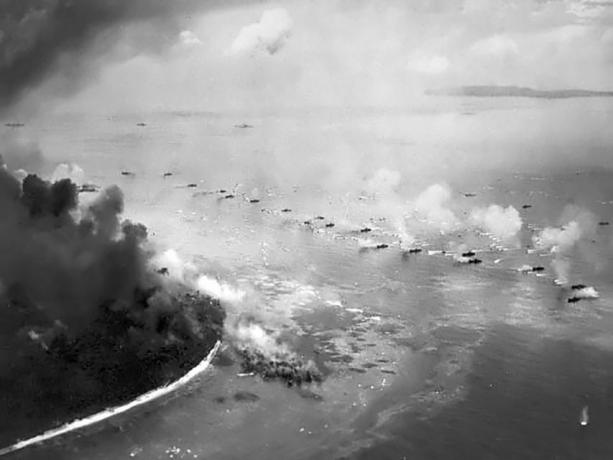 I Marines statunitensi sbarcano su Peleliu