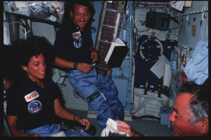 L'astronauta Judith Resnik a bordo di Discovery.