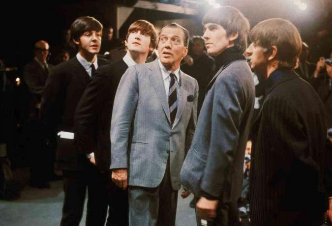 foto di Ed Sullivan con i Beatles