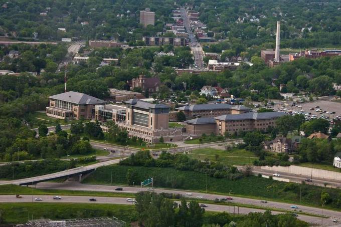 Una veduta aerea della Metropolitan State University.