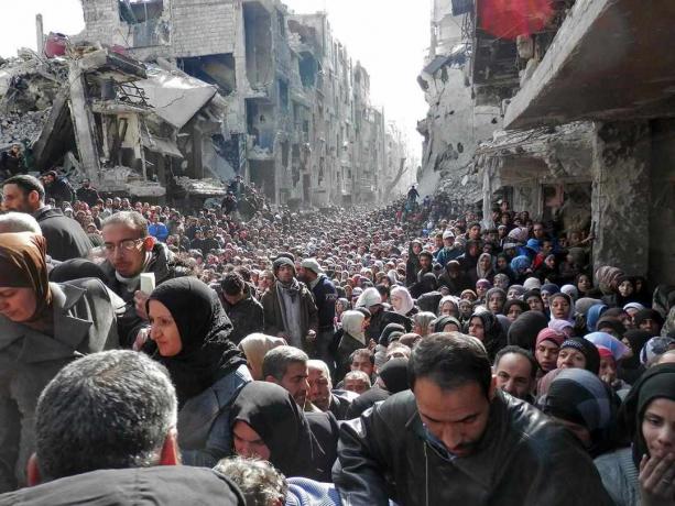 Distribuzioni umanitarie dell'UNRWA a Yarmouk