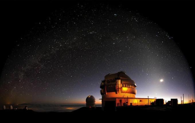 Gemelli Nord con la Via Lattea