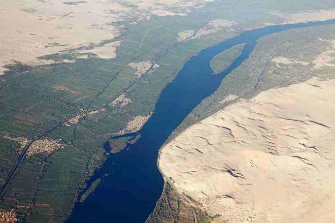 Vista aerea del fiume Nilo vicino ad Assuan