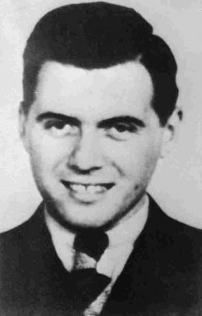Fotografia in bianco e nero di Joseph Mengele.