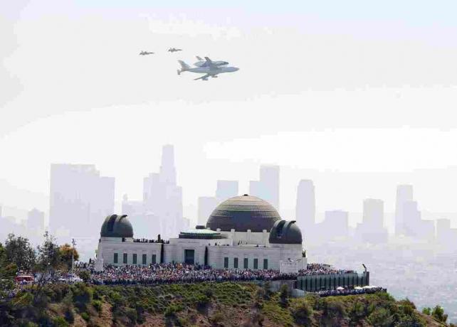 Osservatorio Griffith e navetta spaziale Endeavour.