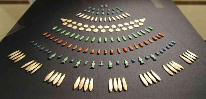 New Kingdom Faience Beads (1400-1200 a.C.)