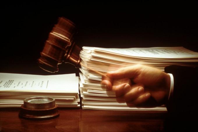 Decisioni legali basate sulla legge statutaria.