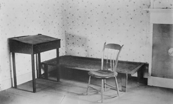 Sala interna con mobili di Henry David Thoreau