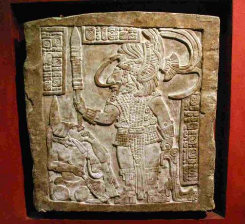 Architrave in calcare tardo classico a Maya Yaxchilan