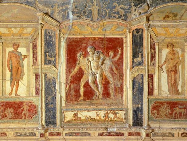 Immagini dipinte circondate da dettagli architettonici trompe l'oeil