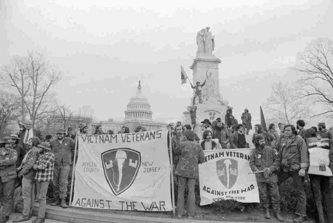 Fotografia di protesta dei veterani del Vietnam contro la guerra