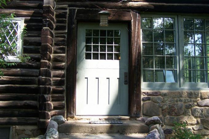 Artigiano Farms Log House dettaglio porta, casa di Gustav Stickley 1908-1917, a Morris Plains, New Jersey